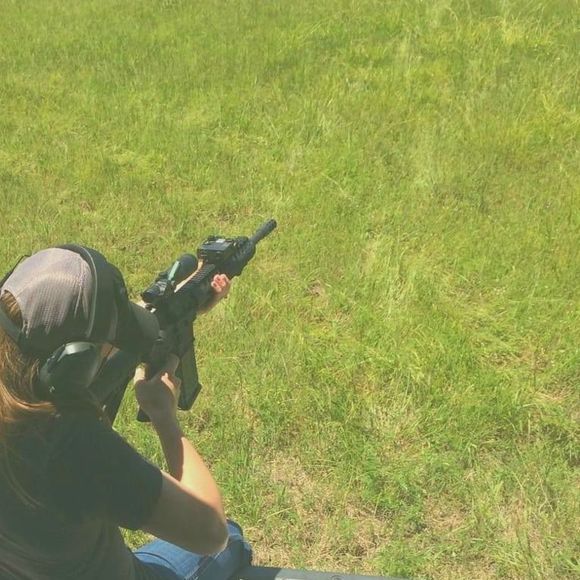 Meet your Posher, Allison - Picture 1 of 1